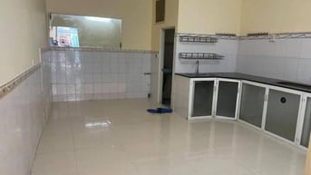 Nhà 1 Trệt 2 Lầu 3 Phòng 4,5x14 hẻm C13 Tôn Đản