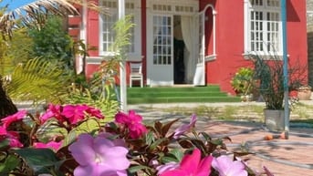 Nhà cho thuê đầu Khe Sanh, 5 phút đến Hồ Xuân Hương
