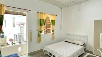 Phòng mới, giá rẻ, sẵn nội thất. Ngay mặt tiền Ng Thái Sơn, Sát VINCOM