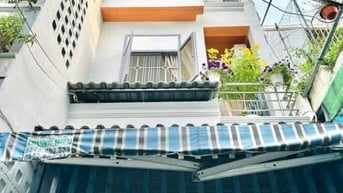 Rao bán nhà Tôn Đản, Q4 xây 3 tầng 68m2. Gần UBND, sổ sẵn, hẻm 5m.