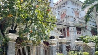 Bán biệt thự mới đẹp Lê Văn Thọ, 12x18m, hầm, 3lầu có sân vườn
