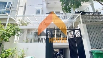 VILLA PHỐ SAU LƯNG MEGA Q2 VỪA SƠN SỬA NHƯ MỚI 3PN RẺ BÈO CHỈ 35 CÁ