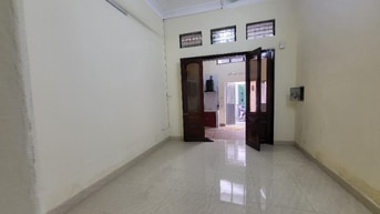 Cho thuê nhà trong ngõ 267 Hồ Tùng Mậu, 40m2, 3 tầng, tiện kinh doanh.