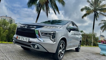 Mitsubishi Xpander Prenium Vin 2022 Đký T3/2023 màu bạc 