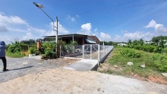 5x50. 250m2 có 80m2 thổ cư. Ngay trung tâm tiện ích. 800tr