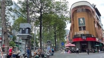 CHO THUÊ NHÀ GÓC 2MT MŨI TÀU BÙI VIỆN vs TRẦN HƯNG ĐẠO , Q1 : 28*16