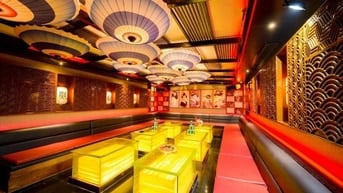 Tuyển Nữ _ Karaoke  _  Lương Cao ( Trả Tiền Trong Ngày ) 