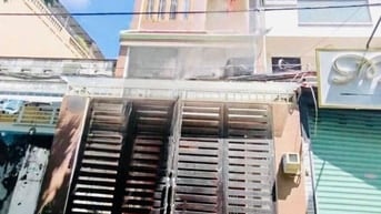 Bán nhà mặt tiền hẻm 3 lầu (4x14) 1005/ Nguyễn Kiệm P3 Gò Vấp (Sân bay