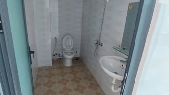 cho thuê nhá 120m2 1 trệt 2L 5pn đường oto TT Hóc Môn 10tr