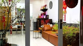 Bán nhà 104m2 mặt tiền đường 14 - Linh Đông