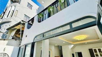 Bán nhà đẹp Phạm Ngũ Lão, P4, DT lớn 56m2- 3 phòng ngủ. Chỉ 5,95 tỷ TL