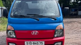 Tải hiệu HYUNDAI NEW Porter 150 1T490 màu xanh đỏ thùng composite kín