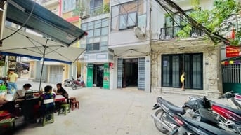 Bach Mai Đầu Phố Huế_ÔTÔ Đỗ Cửa_Ngõ Thông_Lô Góc_32m2 / 4Tầng_Hơn 6 Tỷ