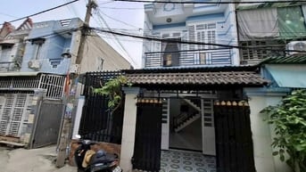 Bể nợ cần bán gấp nhà 1 trệt 1 lầu ngay chợ Hóc Môn 150m2 giá 690tr 