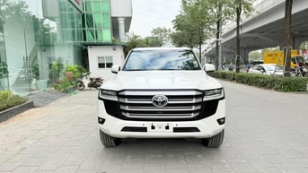 Bán Toyota Land Cruiser LC300, model 2022, tên công ty, biển Hà Nội.