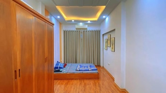 Bán nhà Phố Kim Mã, nhà quá đẹp, 36m2, 5 tầng, 3 ngủ ngõ nông giá 6 tỷ