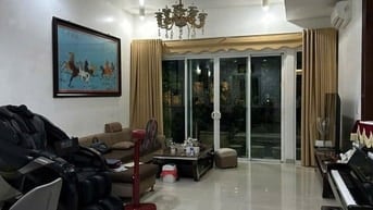 Bán nhà phân lô vỉa hè Trần Quốc Hoàn, Cầu Giấy, 62m2, 5 tầng, Gara 