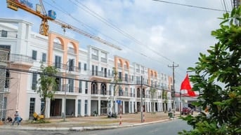 Shophouse 2 MT Chợ Tân Trụ1 trệt 3 lầu-SHR.Giá 2tỷ5, Cam kết thuê lại.