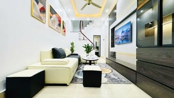 Bán nhà ngõ 211 Khương Trung, 36m2, 5 tầng, 3 phòng ngủ, ô tô đỗ 5m 