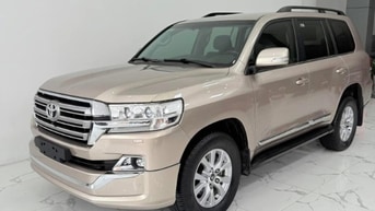 Bán Toyota Land Cruiser 4.6 V8, sản xuất 2017, 1 chủ từ mới.