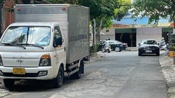 Bán nhanh CHDV 11 phòng đường D2 nối dài rộng 10m có lề đường đẹp!