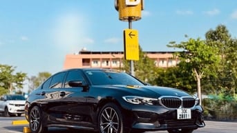 - Bmw 320i sportline  - Sx 2022 đăng kí lăn bánh 2023 odo 2 vạn 