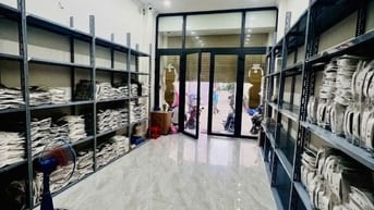 Bán nhà hẻm xe hơi, sát mặt tiền đường, An Dương Vương Quận5 ,50m2.