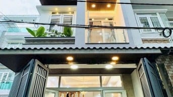 Kẹt tiền bán gấp! Nhà 70m2 Hoàng Hoa Thám, P7, Bình Thạnh. Xây 4 tầng