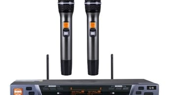 Micro karaoke không dây bbs G18. Đời mới, chính hãng, giá siêu rẻ.