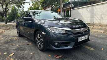 Bán xe Honda Civic 1.8E Vin 2018, màu xanh, xe nhập Thái