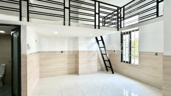 PHÒNG GÁC CAO 40M2 ĐƯỜNG NGUYỄN THỊ THẬP - 4NG THOẢI MÁI