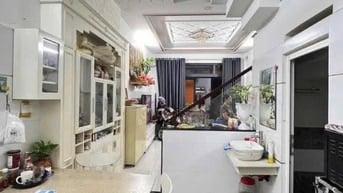 Cần vốn bán nhà Lý Chính Thắng, Phường 8, Quận 3, Giá 3 tỷ 340, SHR