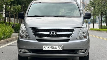 Cần bán Hyundai Starex 2.4MT sx 2015 máy xăng nguyên bản 100% cực đẹp