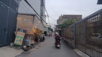 Nhà 80m2 - 2MT trước sau phù hợp cho thuê 2 căn