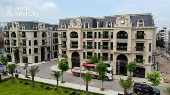 Căn liền kề 5 tầng dự án Royal Riiver City 80 Hạ Lý. Hướng Nam.Gia tốt