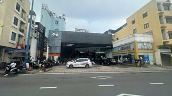 Cho Thuê Showroom 1700m2 Hai Mặt Tiền Trước Sau Giáp Quận 1-DT:21mx55m