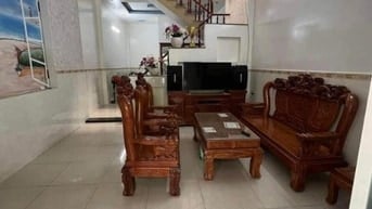 CHỊ LAN BÁN GẤP NHÀ Q5 Đ.TRẦN HƯNG ĐẠO 55M2 1TY370 SỔ HỒNG RIÊNG