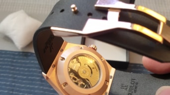 Đồng hồ cơ nam Hublot Thụy sĩ dây da đen 