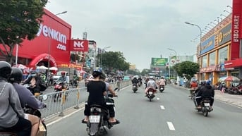 NGỘP quá NGỘP MTKD ngang 5.3m Nguyễn Oanh 157m2 cấp 4 gần chợ 12 tỷ. 