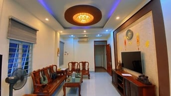 Bán nhà Mạc Thái Tổ, Cầu Giấy, Hà Nội. 40m2, sổ vuông, nhỉnh 14 tỷ