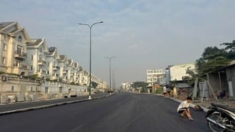 Bán đất 3 mặt tiền Dương Quảng Hàm, P.5, GV: 106m2, giá 23 tỷ.