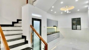 ÂU DƯƠNG LÂN QUẬN 8 GIÁP QUẬN 1 HẺM Ô TÔ 4M 60M2 4 TẦNG MỚI TINH