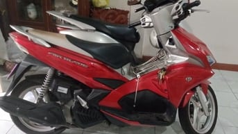 Bán 01 xe Honda Airblade màu đỏ đen, năm 2018