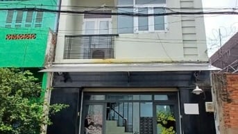 Giá Rẻ,Ngay Vòng xoay Âu Cơ,Gần CX Lữ Gia,Ngang 5m,3 Tầng,Vuông Vức