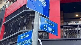 Bán nhà MT Đề Thám, P.Cô Giang Q1, DT 9x18,5m, 2 tầng