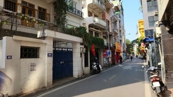 Cho thuê nhà mặt phố 44 Phố Linh Lang, diện tích 100m2, 3,5 tầng