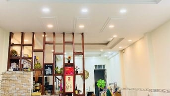 Q7 GẦN QUẬN 1 - CHỈ 6.X TỶ HẺM XE HƠI ĐỖ CỬA - NHÀ ĐẸP 61M2 GẦN VINCOM