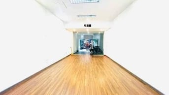 Nhà MT quận 1, 5x22m, 1 trệt 2 lầu mới đường Bùi Thị Xuân