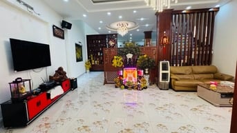 Bán nhà Tân Hòa Đông biệt thự ( 7,5 * 19 ) 4 tầng 4pn khép kín ở ngay.