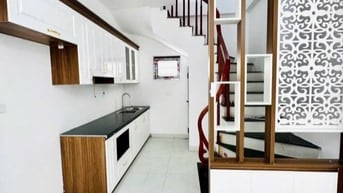 Bán nhà 5 tầng diện tích 30,8m2 mặt tiền 3.5m  khu phố Âu Cơ, Tây Hồ 